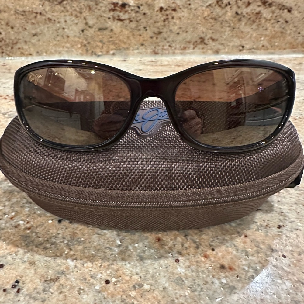 Maui Jim Dark Brown Sunglasses with Case